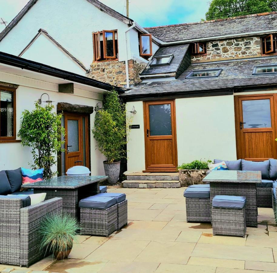 Historic Property With Stunning Views Hennock Exteriör bild
