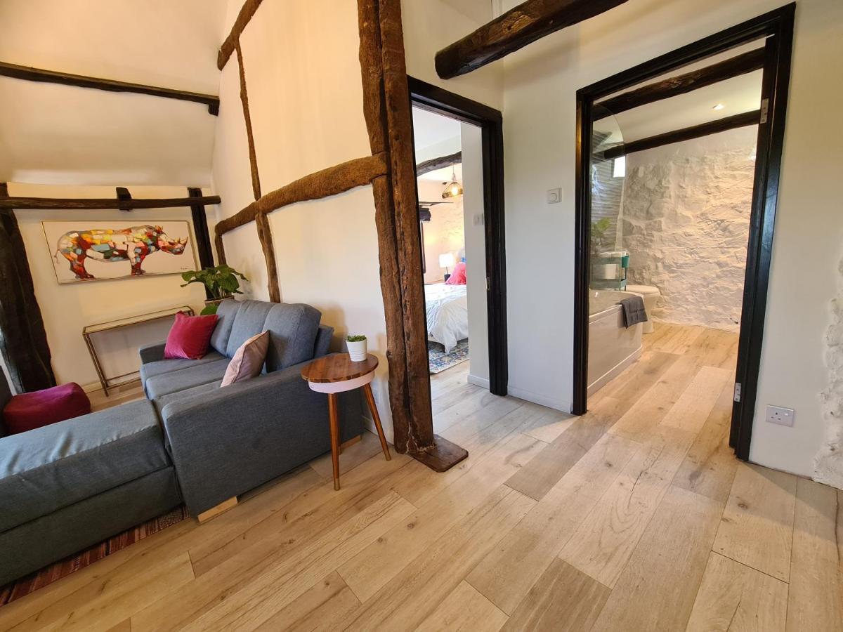 Historic Property With Stunning Views Hennock Exteriör bild