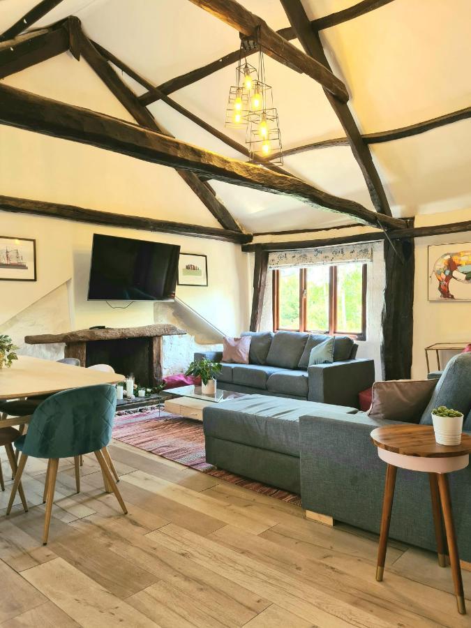 Historic Property With Stunning Views Hennock Exteriör bild