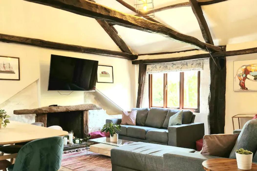 Historic Property With Stunning Views Hennock Exteriör bild