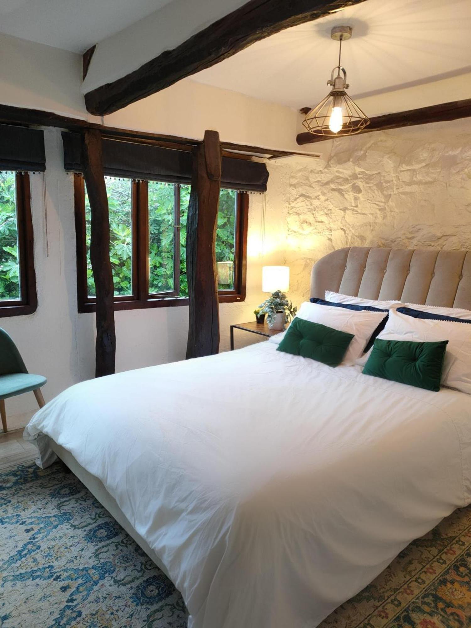 Historic Property With Stunning Views Hennock Exteriör bild